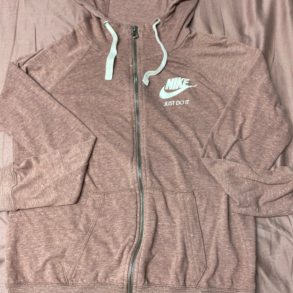 Small Women’s Nike Zip Up